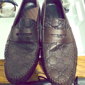 Gucci Loafers dark brown.